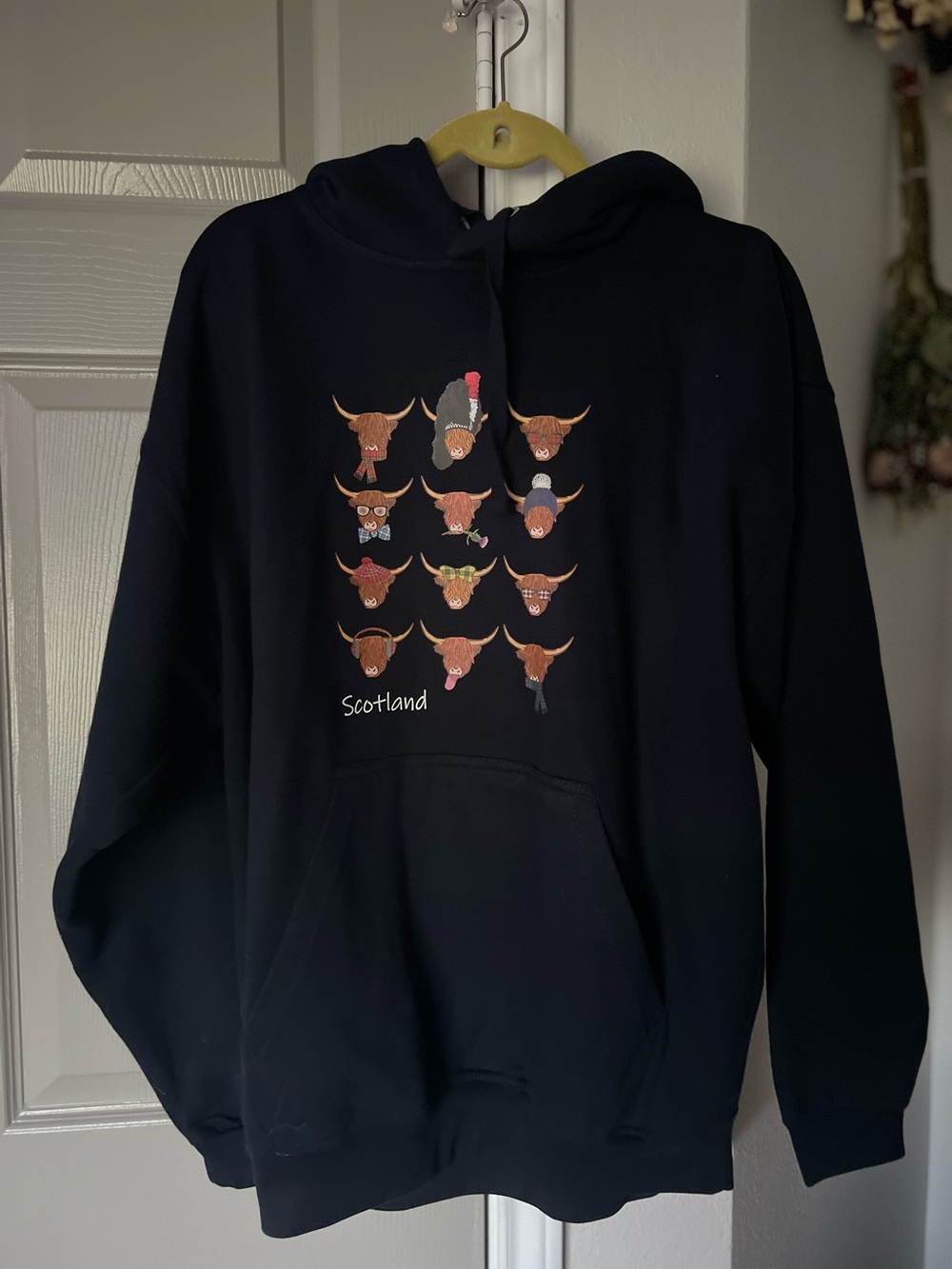 Scotland Black Graphic Hoodie - Men's Pullover Sweatshirt